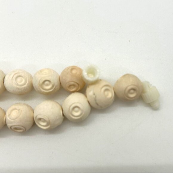 Vintage Carved Celluloid Bead Necklace With Floral & Swirl Designs In Cream Ivor - Picture 7 of 12